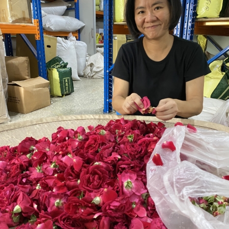 Preparing just received fresh roses for scenting tea